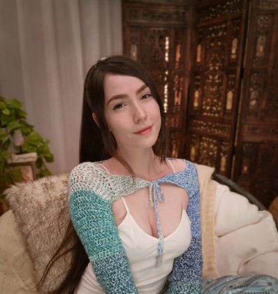 Maggie Ecker